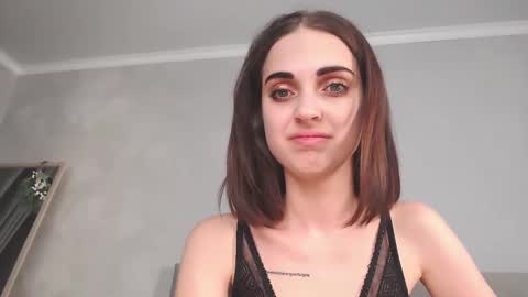 Snapshot of kendi_snow chatting on February 17, 5:04 am kendi snow online show from February 17, 5:04 am