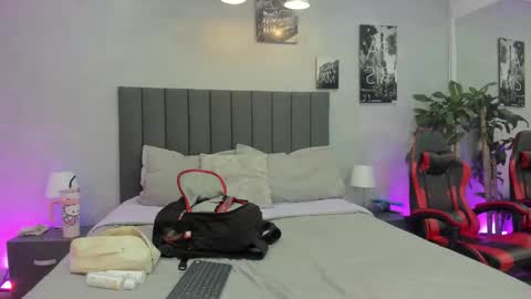 Kendra London online show from November 21, 11:20 am