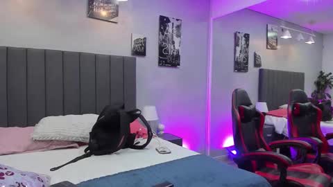 Kendra London online show from February 4, 11:27 am