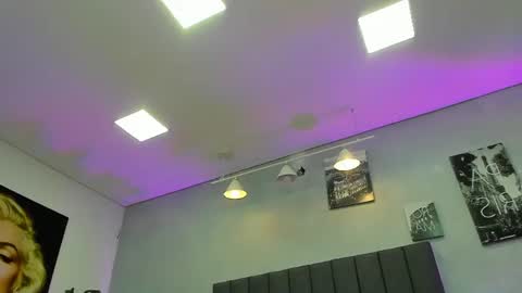 Snapshot of kendra_london chatting on July 15, 11:15 am Kendra London online show from July 15, 11:15 am