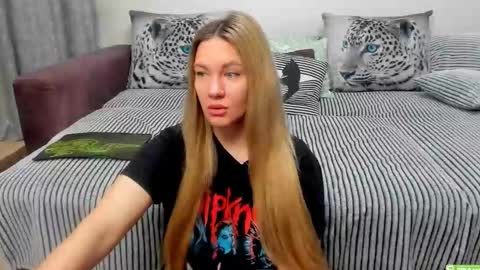 Snapshot of kendra_xx_ chatting on October 13, 12:54 am Kendra online show from October 13, 12:54 am