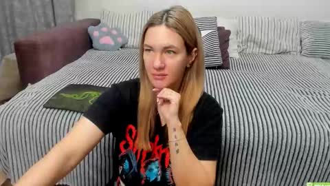 Kendra online show from December 3, 11:47 pm