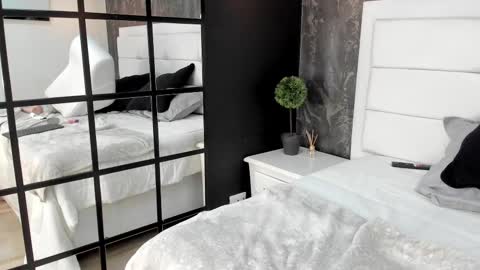 Snapshot of kendraleroy chatting on February 28, 12:43 am KENDRA online show from February 28, 12:43 am