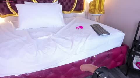 Kendral  online show from April 16, 4:35 am