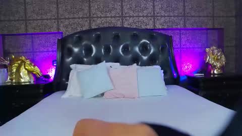 Snapshot of kendramaxx_ chatting on September 18, 4:58 am Alina online show from September 18, 4:58 am