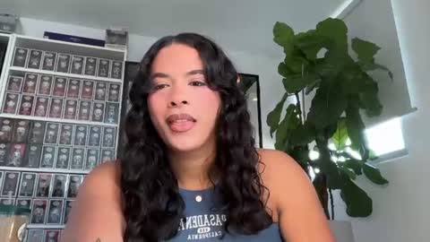 Snapshot of kendrasmithts chatting on June 28, 9:43 pm Hi Im kendra- onlyfans. isab2896 online show from June 28, 9:43 pm