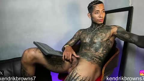 Snapshot of kendrik_brown chatting on December 15, 7:21 pm kendrick brown online show from December 15, 7:21 pm