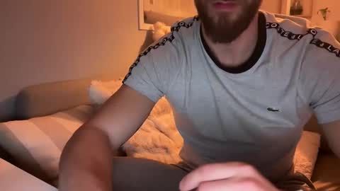 Snapshot of kendyalioui54 chatting on February 5, 8:24 pm kevin ramos online show from February 5, 8:24 pm