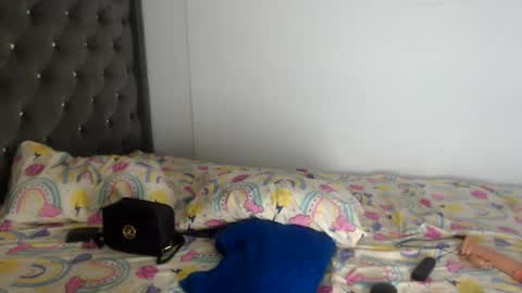 Snapshot of kenia_nihiara chatting on July 12, 11:01 am kenia_nihiara online show from July 12, 11:01 am