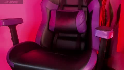 kenia_thompsom01 online show from April 17, 1:52 am