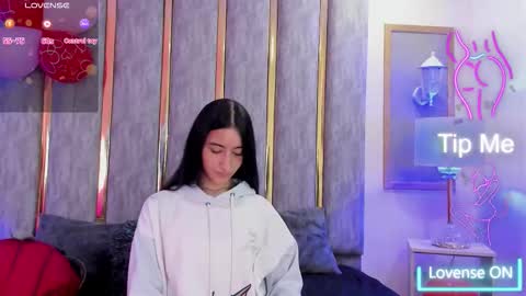 keniavelvet  online show from February 26, 4:50 pm