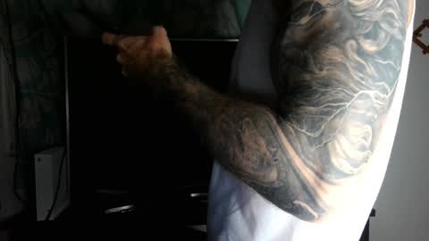 Snapshot of kennerfox77 chatting on December 9, 4:23 am Kennfox777 online show from December 9, 4:23 am