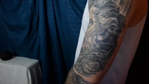 Snapshot of kennerfox77 chatting on December 24, 6:44 am Kennfox777 online show from December 24, 6:44 am