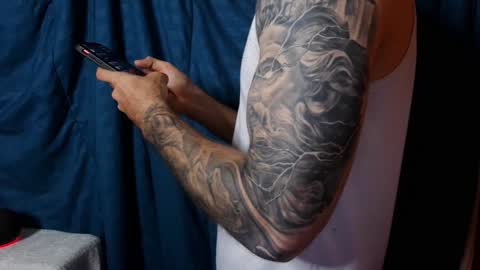 Snapshot of kennerfox77 chatting on December 25, 10:27 pm Kennfox777 online show from December 25, 10:27 pm