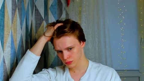 kenordi online show from April 3, 3:43 pm