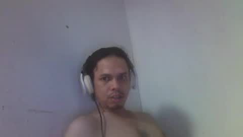 Snapshot of kenraku8623 chatting on March 22, 9:07 pm kenraku8623 online show from March 22, 9:07 pm