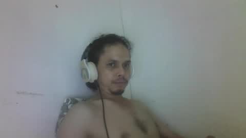 Snapshot of kenraku8623 chatting on March 31, 2:24 am kenraku8623 online show from March 31, 2:24 am