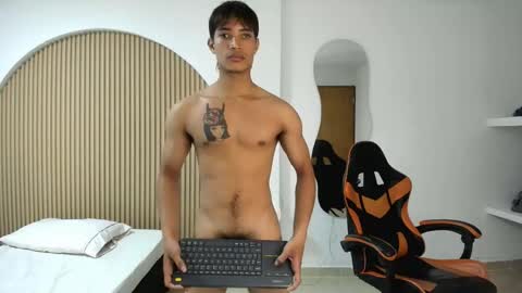 Snapshot of kenshi_roa chatting on April 25, 3:53 am kenshi_roa online show from April 25, 3:53 am