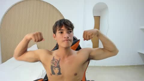 Snapshot of kenshi_roa chatting on May 9, 5:01 am kenshi_roa online show from May 9, 5:01 am