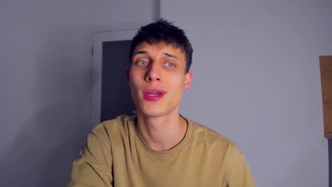 Peter     online show from November 17, 8:14 pm