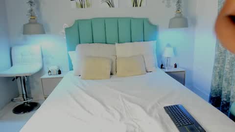 kentha_mitchells online show from February 27, 10:15 am