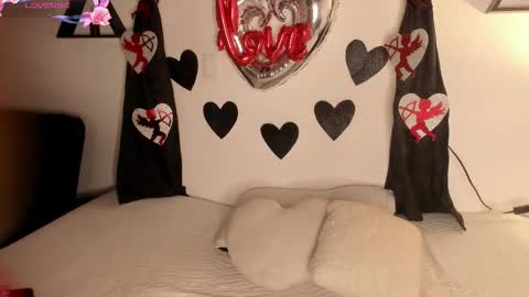 KENTHA  online show from February 13, 10:33 am