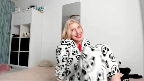 Kenzie online show from January 24, 4:59 am