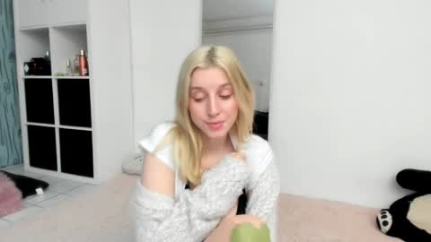 Kenzie online show from March 27, 7:13 pm