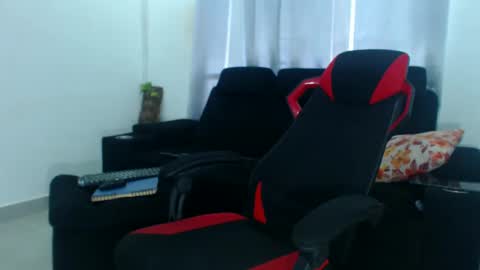 Snapshot of kerlinn2711 chatting on January 17, 9:17 pm dany wolf002 online show from January 17, 9:17 pm