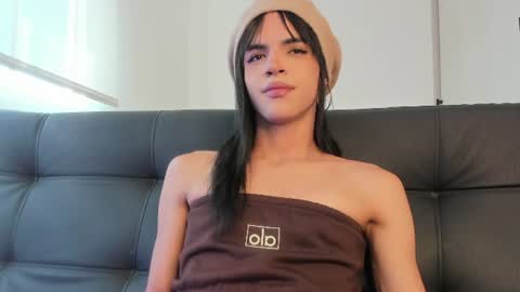 Snapshot of kerly_monroe chatting on July 22, 2:42 pm Kerly online show from July 22, 2:42 pm
