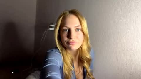 Elizabeth online show from October 24, 11:06 am