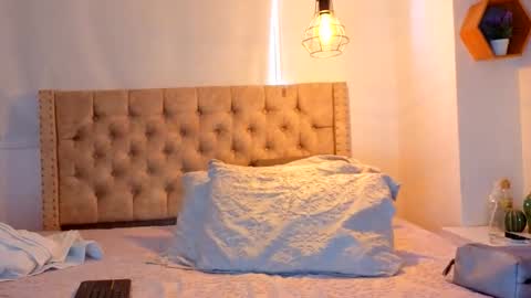 Kery Hillson online show from March 15, 2:34 pm