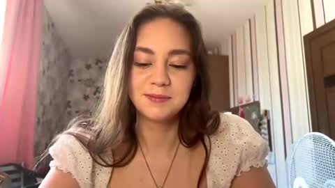 Ellie online show from May 23, 8:18 am