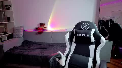 Kessy online show from September 19, 7:36 pm