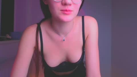 Snapshot of ketrin_pirsss chatting on January 9, 3:26 am Ketrin online show from January 9, 3:26 am
