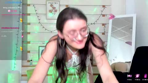 Snapshot of ketrin_pirsss chatting on September 25, 4:11 pm Ketrin online show from September 25, 4:11 pm
