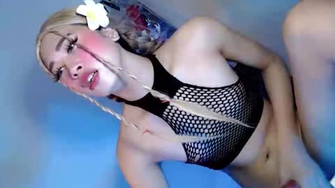 kettlyn18 online show from April 14, 11:05 am