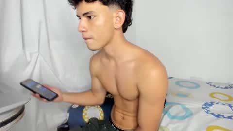 kevin_adrian01 online show from May 17, 6:00 am