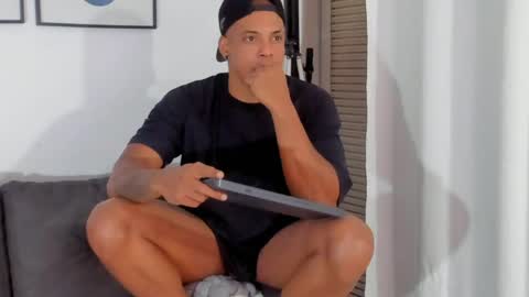 Kevin Lance online show from April 14, 7:25 am