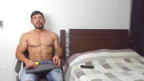 Snapshot of kevin_malone22 chatting on March 3, 2:36 am kevin_malone22 online show from March 3, 2:36 am