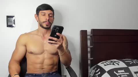 Snapshot of kevin_malone22 chatting on January 12, 2:06 am kevin_malone22 online show from January 12, 2:06 am