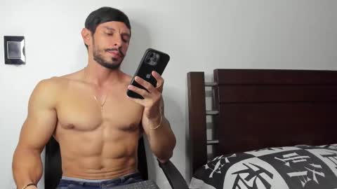 Snapshot of kevin_malone22 chatting on January 12, 11:32 pm kevin_malone22 online show from January 12, 11:32 pm