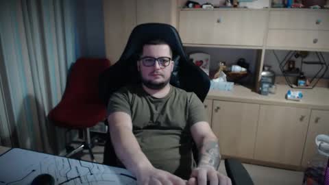 Kevinn online show from December 16, 2:33 pm