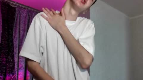 Snapshot of kevinsupershy chatting on June 24, 8:30 pm kevinsupershy online show from June 24, 8:30 pm