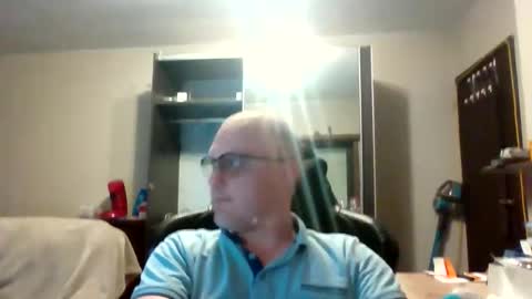 kevintje031987 online show from April 9, 3:28 am