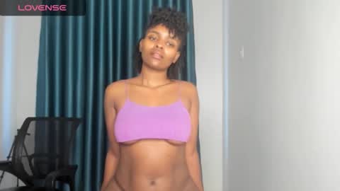 Snapshot of keyara_ chatting on February 3, 6:22 am Keyara online show from February 3, 6:22 am