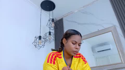 Snapshot of keyla_mejia chatting on June 27, 12:10 pm Keyla online show from June 27, 12:10 pm