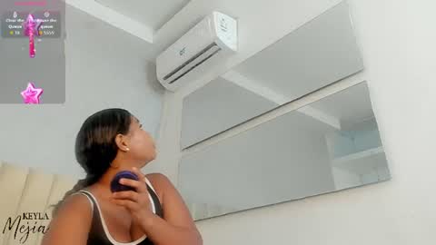 Snapshot of keyla_mejia chatting on July 11, 12:08 pm Keyla online show from July 11, 12:08 pm