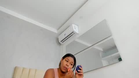 Snapshot of keyla_mejia chatting on July 18, 12:09 pm Keyla online show from July 18, 12:09 pm