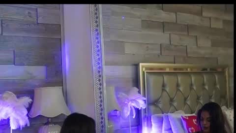 keylaconner online show from February 18, 7:21 am